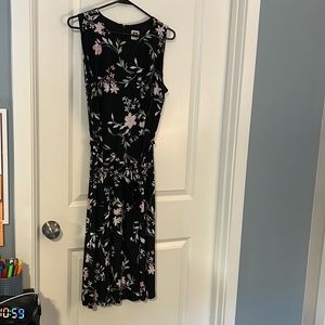 Anne Klein lightweight stretchy stress